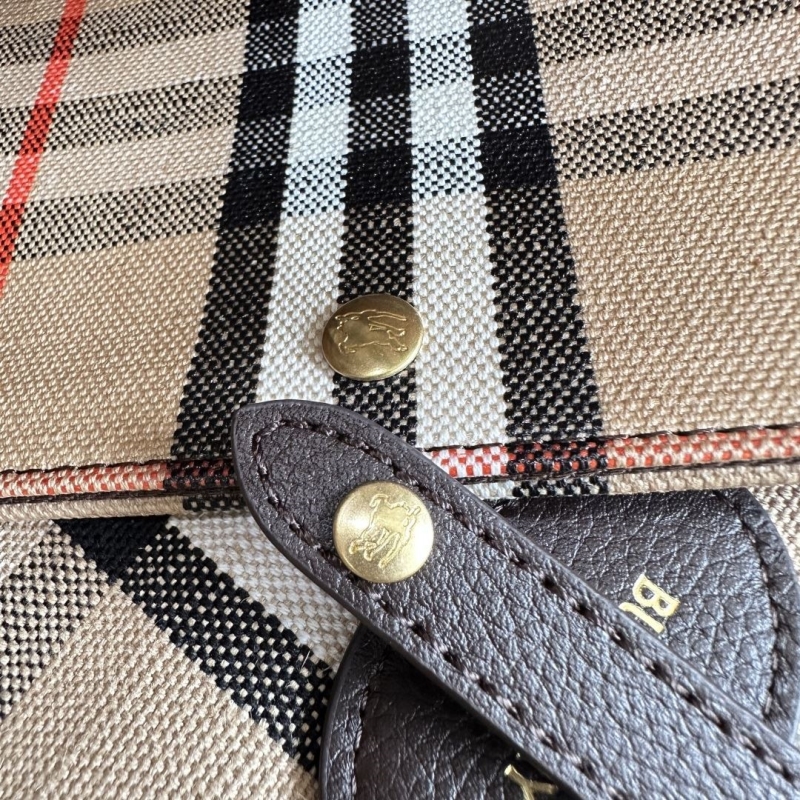 Bv*b*rry shopping bags